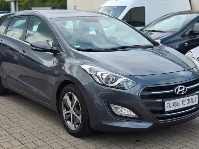 Gebraucht Hyundai i30 Trend 110 PS (80 kW) 2017 Grau Kombi