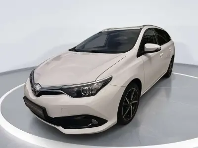 Gebraucht Toyota Auris Edition-S 116 PS (85 kW) 2017 Super white 2 Kombi
