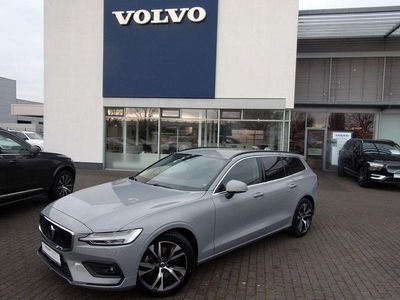 Grau Gebraucht 2024 Volvo V60 Core Kombi | 35.500 € (Guter Preis)