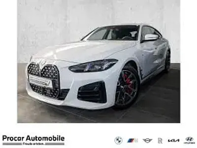 Gebraucht BMW 420 Coupé 184 PS (135 kW) 2025 Weiß (alpinweiss iii) Coupé