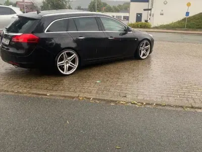 Gebraucht Opel Insignia Innovation 220 PS (161 kW) 2013 Schwarz Kombi
