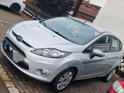 Gebraucht Ford Fiesta Trend 95 PS (69 kW) 2011 Silber Kleinwagen