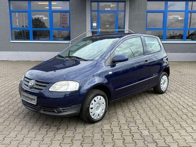 Begagnad VW Fox Basis 69 HK (50 kW) 2007 Blå Halvkombi