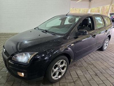 Second-hand Ford Focus Style 125 CP (91 kW) 2007 Negru Break