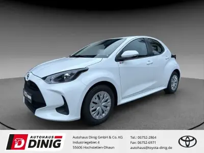 Gebraucht Toyota Yaris Basis 72 PS (52 kW) 2022 Weiss Kleinwagen