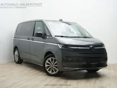 Gebraucht VW Multivan Style 150 PS (110 kW) 2025 Grau Van / Kleinbus