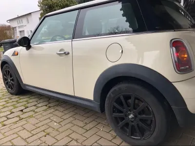 Begagnad Mini ONE 95 HK (69 kW) 2009 Vit Halvkombi