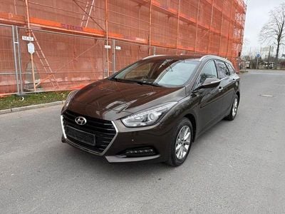 Gebraucht Hyundai i40 Trend 135 PS (99 kW) 2016 Braun Kombi