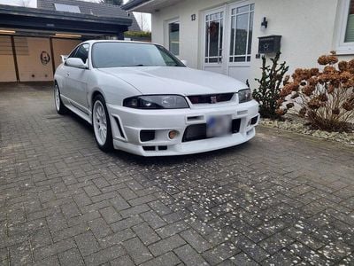 Begagnad Nissan Skyline 500 HK (367 kW) 1996 Vit Sportkupé