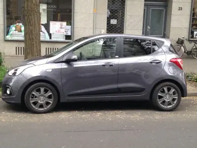 Gebraucht Hyundai i10 Passion 67 PS (49 kW) 2016 Grau Kleinwagen