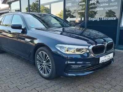 Gebraucht BMW 520 Sport Line 190 PS (139 kW) 2019 Blau Limousine