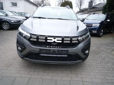 Gebraucht Dacia Sandero Expression 91 PS (66 kW) 2024 Grau Kleinwagen