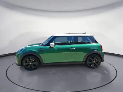 Gebraucht Mini Cooper Classic 136 PS (100 kW) 2023 Grün Kleinwagen