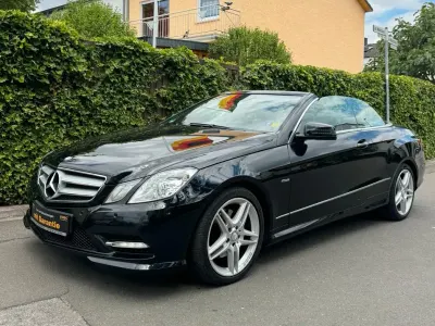 Gebraucht Mercedes E220 AMG 170 PS (125 kW) 2012 Schwarz Cabrio