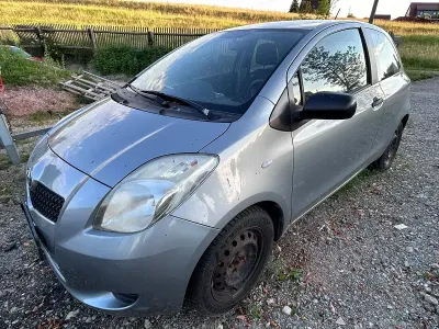 Gebraucht Toyota Yaris 55 PS (40 kW) 2008 Grau Kleinwagen