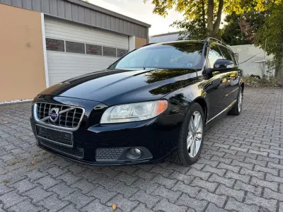 Gebraucht Volvo V70 Kinetic 205 PS (150 kW) 2010 Schwarz Kombi