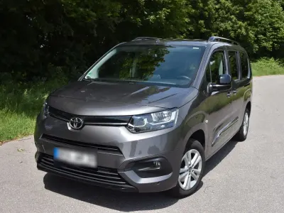 Gebraucht Toyota Proace Verso City 131 PS (96 kW) 2023 Grau Kombi