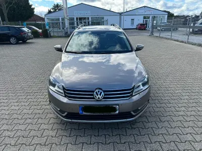 Usata VW Passat Comfortline 170 CV (125 kW) 2011 Marrone Station wagon