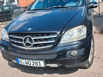 Usata Mercedes ML320 249 CV (183 kW) 2008 Nero SUV