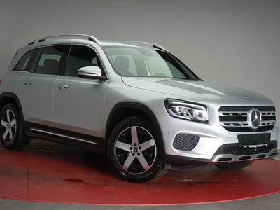 Mercedes GLB220