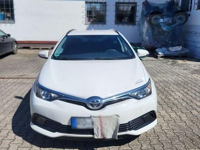 Usata Toyota Auris Touring Sports 99 CV (72 kW) 2016 Bianco Station wagon