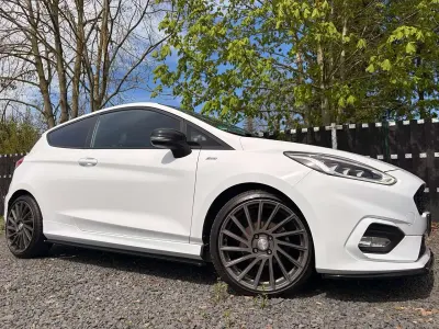 Gebraucht Ford Fiesta S 125 PS (91 kW) 2018 Weiß Kleinwagen