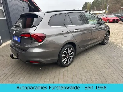 Gebraucht Fiat Tipo Lounge 120 PS (88 kW) 2017 Grau Limousine