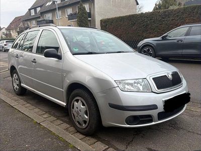 Grau Gebraucht 2007 Skoda Fabia Kombi | 1.999 € (Teuer)