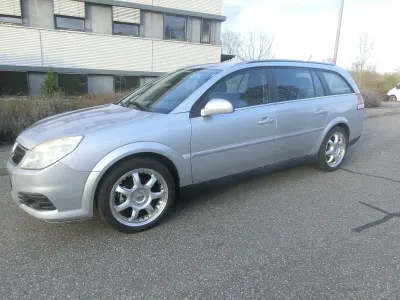 Usata Opel Vectra Edition 140 CV (102 kW) 2006 Argento Berlina