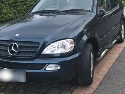 Gebraucht Mercedes ML270 163 PS (119 kW) 2004 Blau SUV