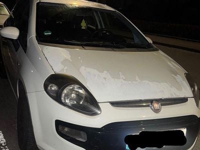 Gebraucht Fiat Punto Pop 69 PS (50 kW) 2011 Weiß Kleinwagen