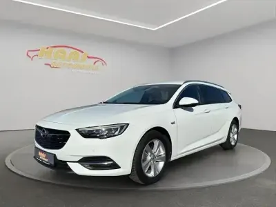 Używany Opel Insignia Business Innovation 209 KM (153 kW) 2019 Biały Kombi