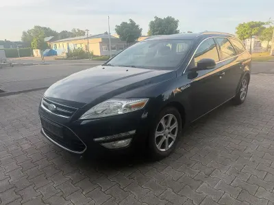 Gebraucht Ford Mondeo 140 PS (102 kW) 2013 Schwarz Kombi