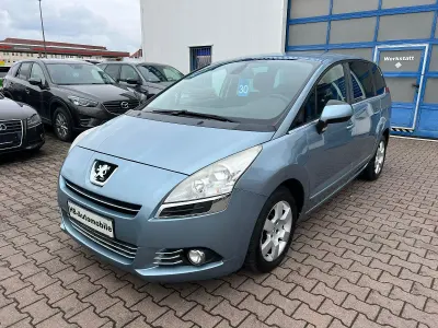 Second-hand Peugeot 5008 Active 150 CP (110 kW) 2013 Albastru Monovolum