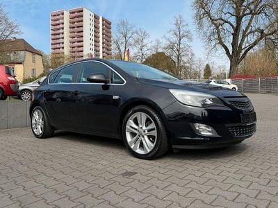 Gebraucht Opel Astra Sport 140 PS (102 kW) 2011 Schwarz Limousine