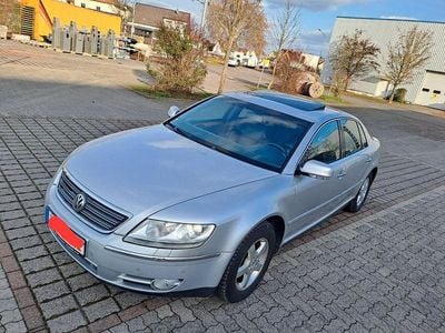 Silber Gebraucht 2003 VW Phaeton Limousine | 2.500 €