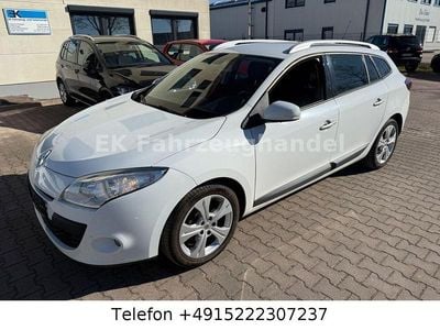 Gebraucht Renault Mégane III Dynamique 106 PS (77 kW) 2011 Weiß Limousine