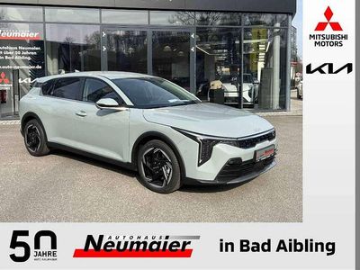 Neu Kia K4 150 PS (110 kW) 2026 Grün Limousine