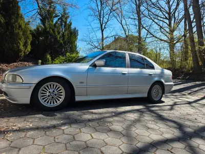 Gebraucht BMW 525 Sport Line 192 PS (141 kW) 2002 Silber Limousine