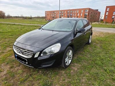 Gebraucht Volvo V60 Summum 150 PS (110 kW) 2013 Schwarz Kombi