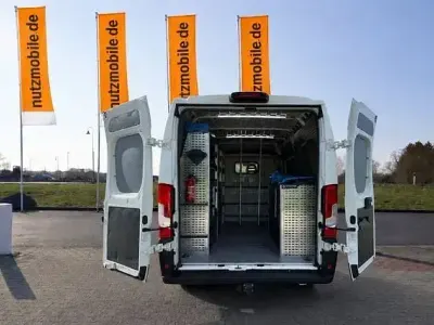 Gebraucht Peugeot Boxer 165 PS (121 kW) 2021 Weiß Van
