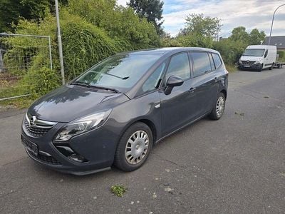 Grau Gebraucht 2016 Opel Zafira Tourer Edition Van / Kleinbus | 8.400 € (Fairer Preis)