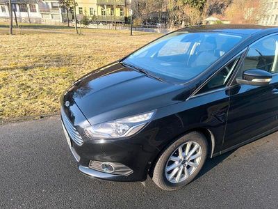 Schwarz Gebraucht 2017 Ford S-MAX S Van / Kleinbus | 12.500 € (Fairer Preis)