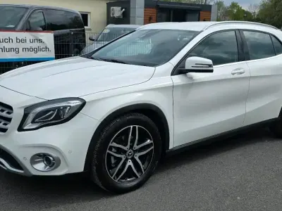 Gebraucht Mercedes GLA220 170 PS (125 kW) 2019 Polarweiss  unilack SUV