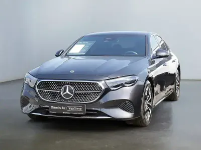 Gebraucht Mercedes E220 Avantgarde 197 PS (144 kW) 2025 Andere Limousine