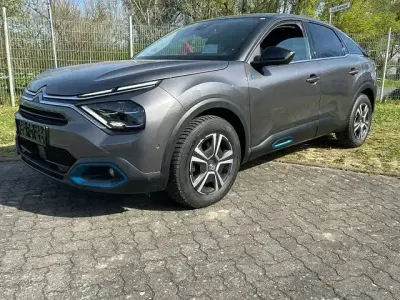 Używany Citroën e-C4 Shine 100 kW (136 KM) 2022 Szary Sedan/Limuzyna