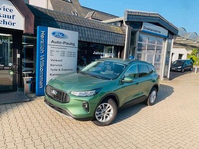 Neu Ford Kuga Titanium 150 PS (110 kW) 2026 Grün SUV