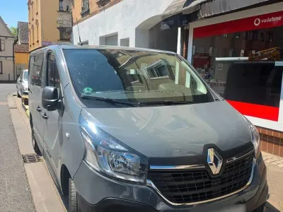 Gebraucht Renault Trafic 150 PS (110 kW) 2021 Grau Van / Kleinbus