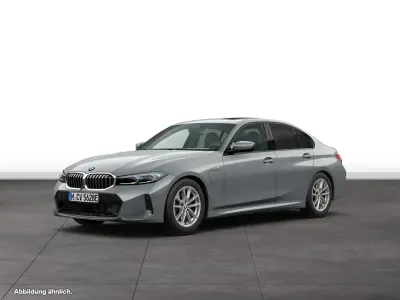 Gebraucht BMW 330e Sport Line 292 PS (214 kW) 2025 Grau Limousine