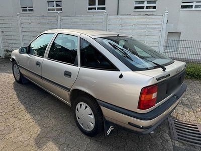 Occasion Opel Vectra 116 PK (85 kW) 1991 Goud Hatchback